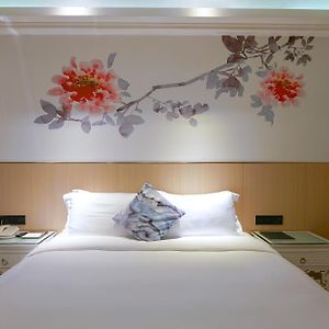 Superior Double RoomNo Window